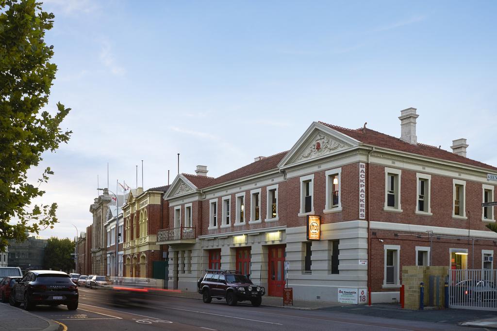 Old Fire Station Backpackers Hostel Пърт Екстериор снимка