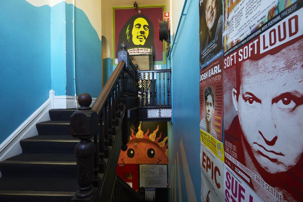 Old Fire Station Backpackers Hostel Пърт Екстериор снимка