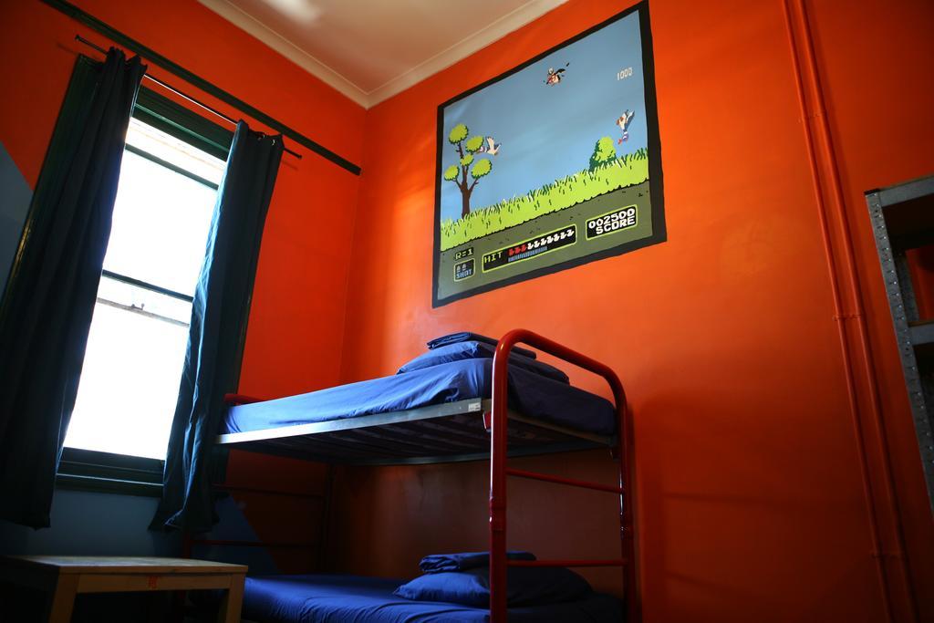 Old Fire Station Backpackers Hostel Пърт Екстериор снимка