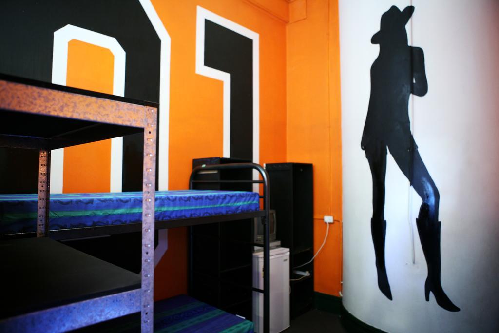 Old Fire Station Backpackers Hostel Пърт Екстериор снимка